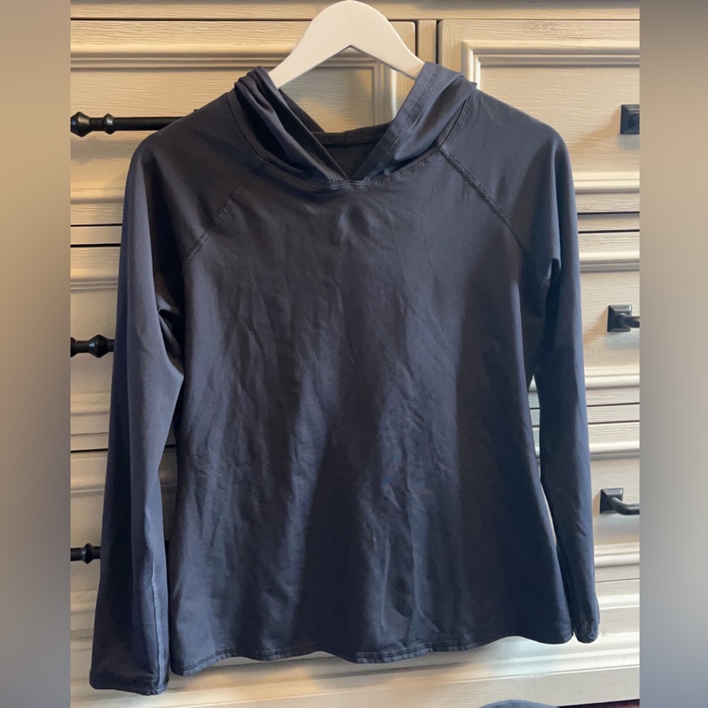 Hooded active wear top